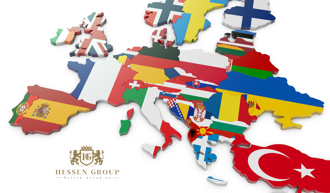 Чемодан, документы и трудовой договор для выезда за границу